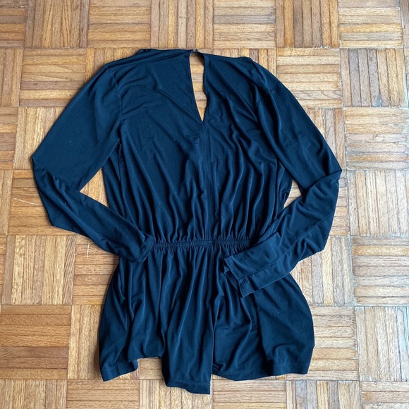 BCBG generation black long sleeve romper - Picture 4 of 5